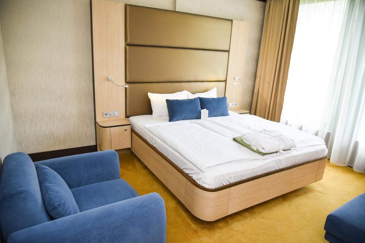 Portobello Wellness & Yacht Hotel 에스테르곰 외부 사진