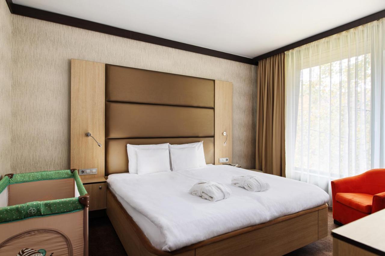 Portobello Wellness & Yacht Hotel 에스테르곰 외부 사진