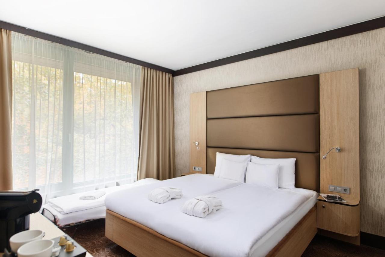 Portobello Wellness & Yacht Hotel 에스테르곰 외부 사진