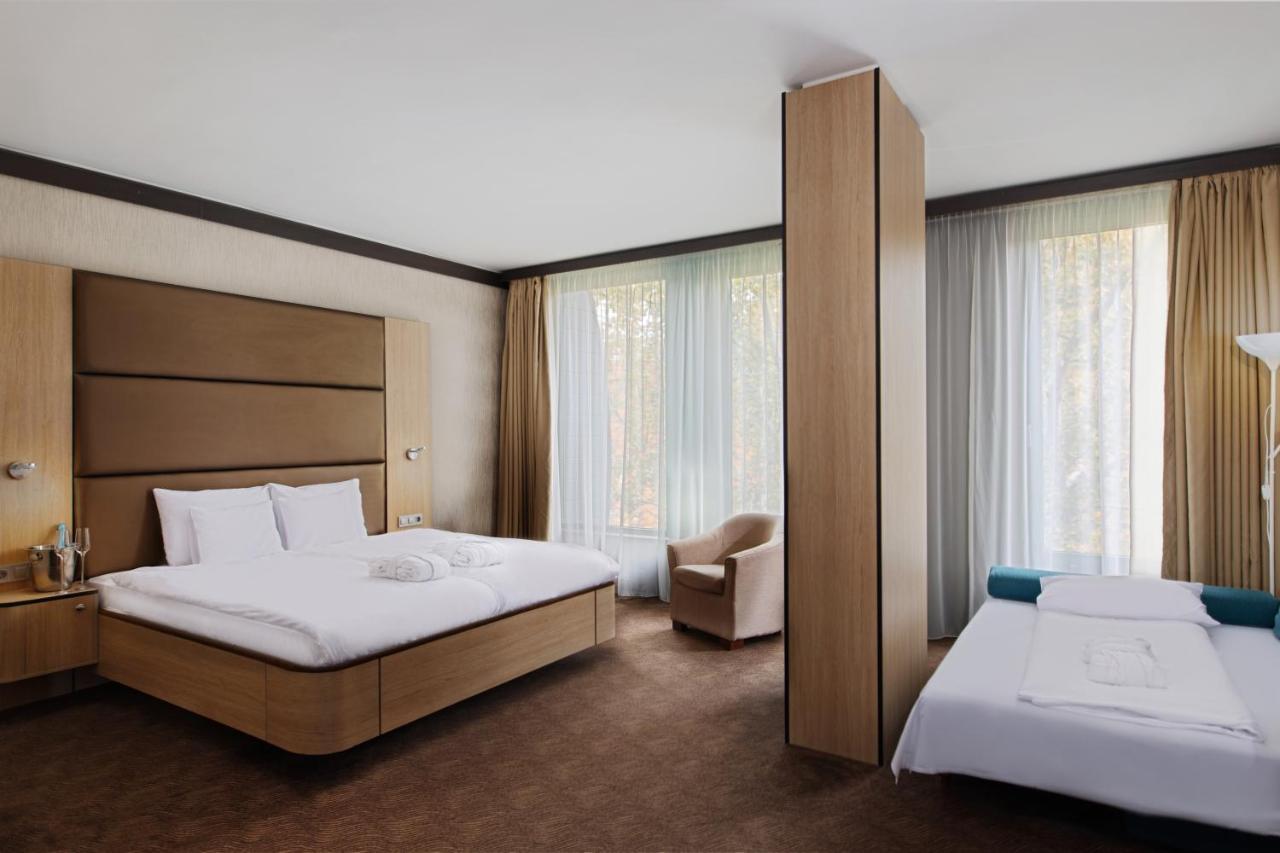 Portobello Wellness & Yacht Hotel 에스테르곰 외부 사진