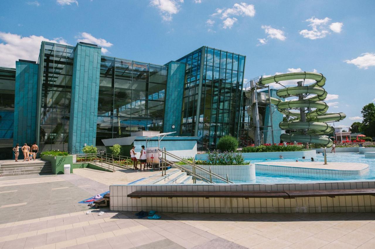 Portobello Wellness & Yacht Hotel 에스테르곰 외부 사진