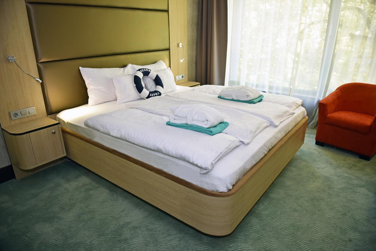 Portobello Wellness & Yacht Hotel 에스테르곰 외부 사진